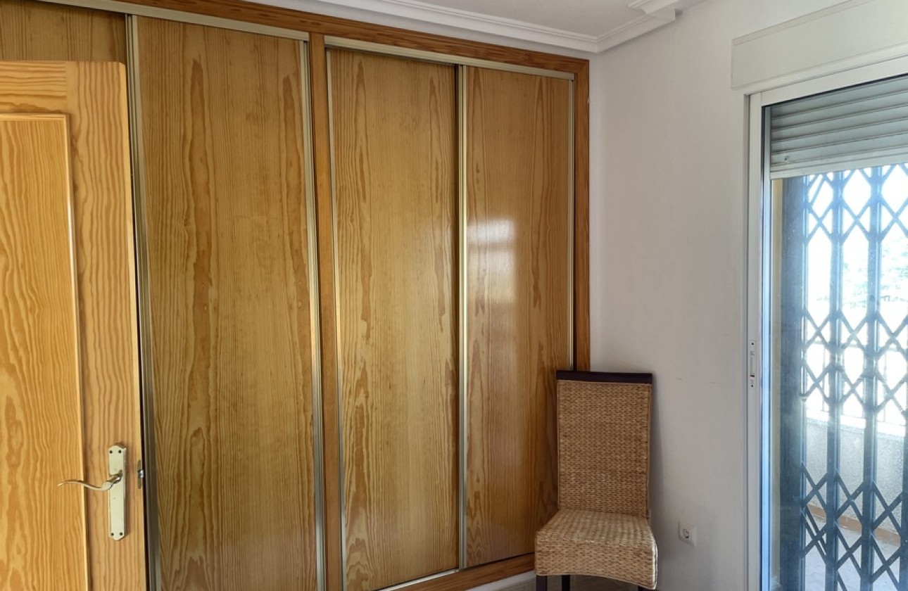 Resale - Townhouse - Daya Nueva