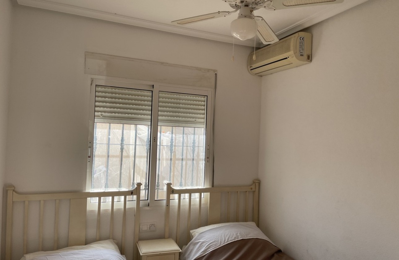 Resale - Townhouse - Daya Nueva