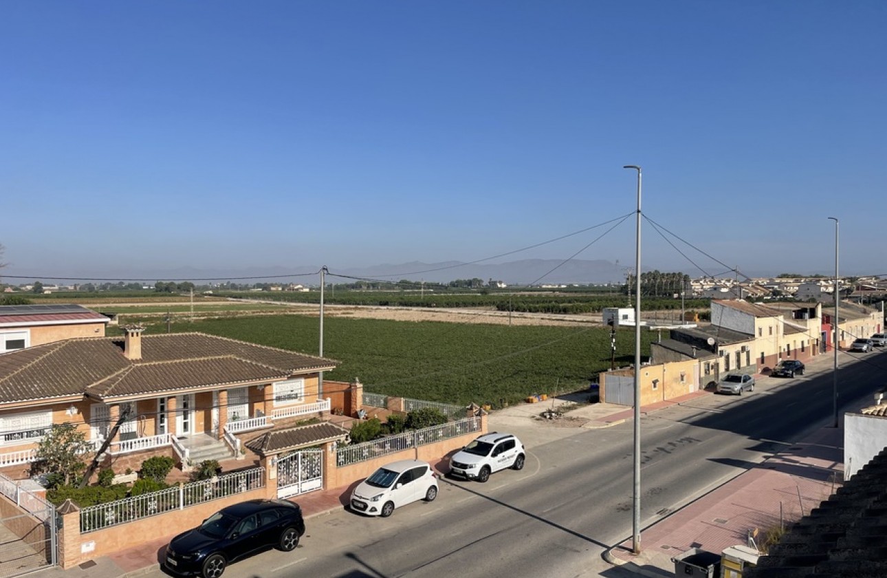 Resale - Townhouse - Daya Nueva