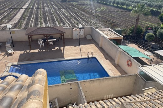 Resale - Townhouse - Daya Nueva