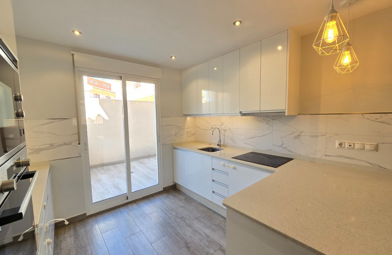 Återförsäljning - Apartment / Flat - Orihuela Costa - La Zenia