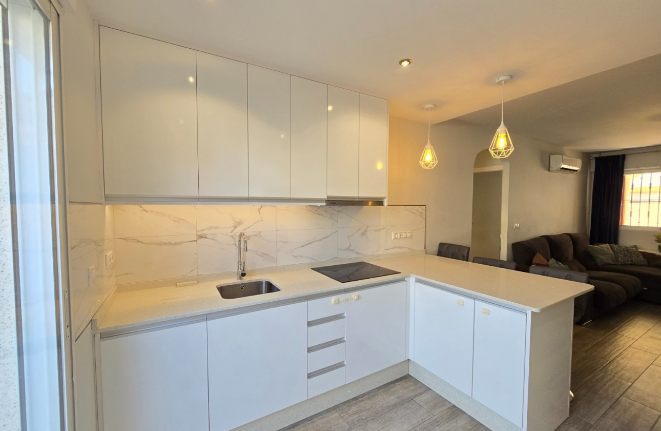 Återförsäljning - Apartment / Flat - Orihuela Costa - La Zenia