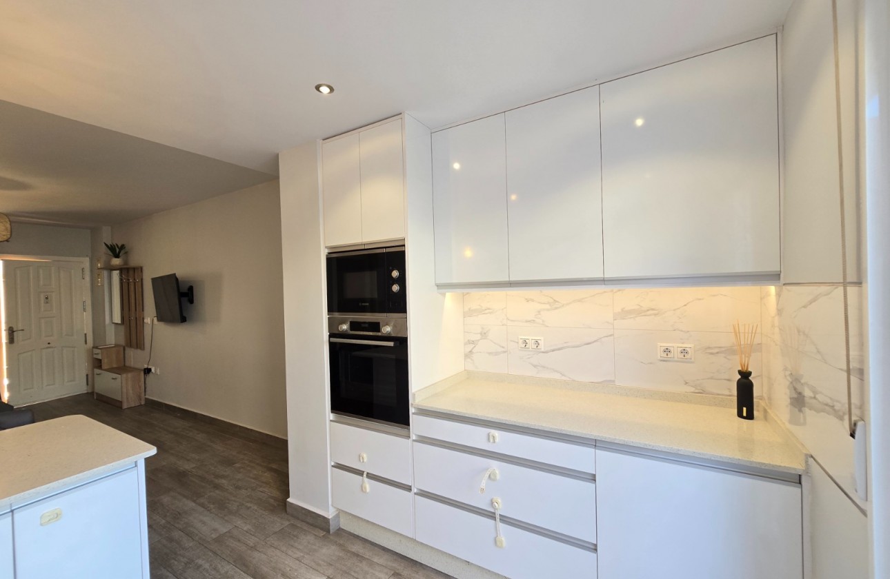 Återförsäljning - Apartment / Flat - Orihuela Costa - La Zenia