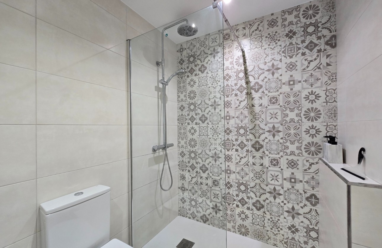 Återförsäljning - Apartment / Flat - Orihuela Costa - La Zenia