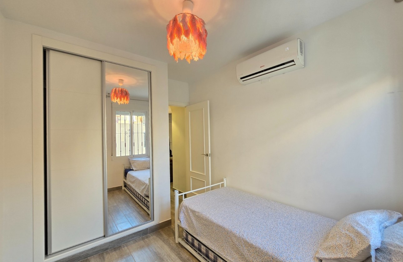 Återförsäljning - Apartment / Flat - Orihuela Costa - La Zenia