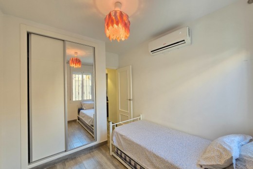 Återförsäljning - Apartment / Flat - Orihuela Costa - La Zenia