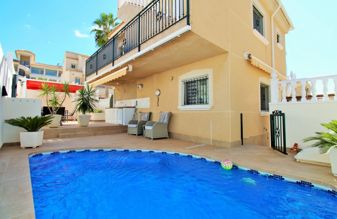Resale - Villa - Villamartin