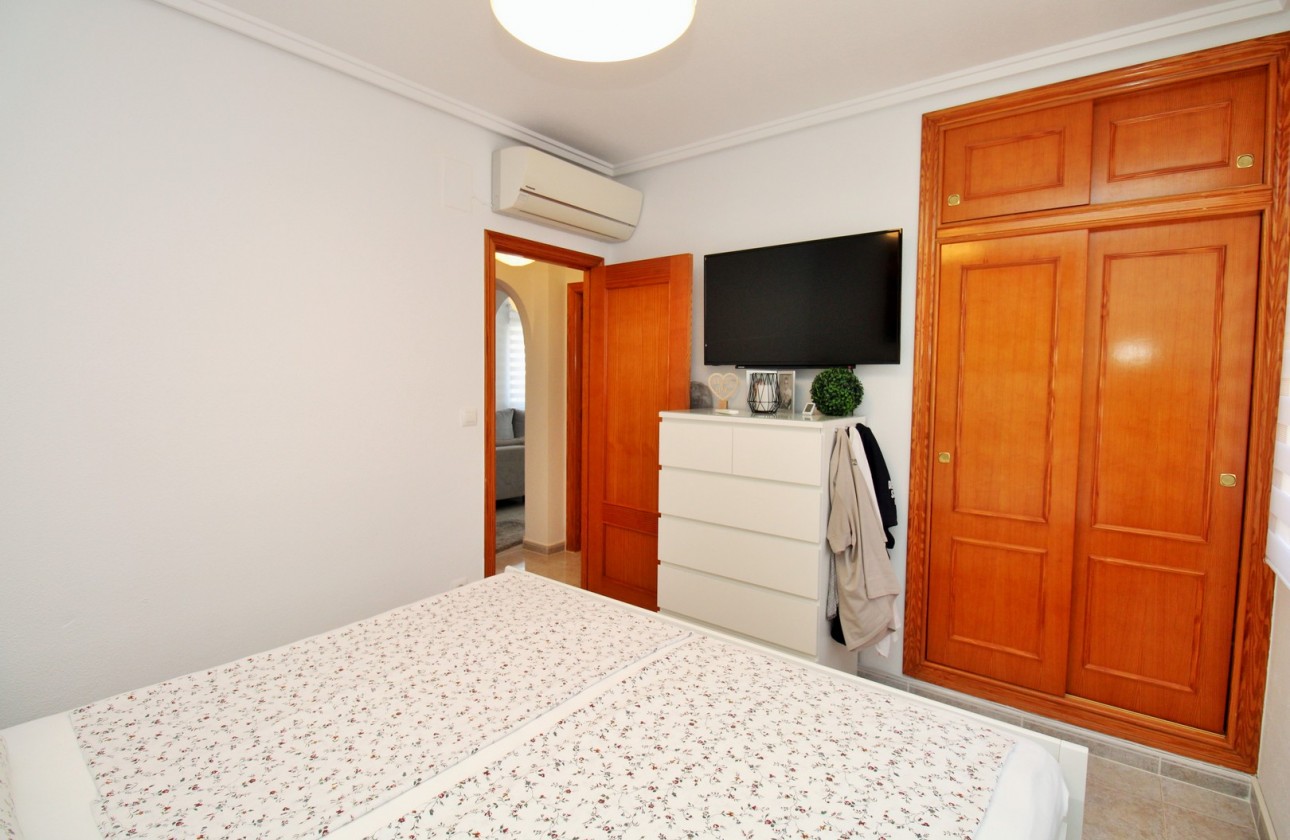 Resale - Villa - Villamartin