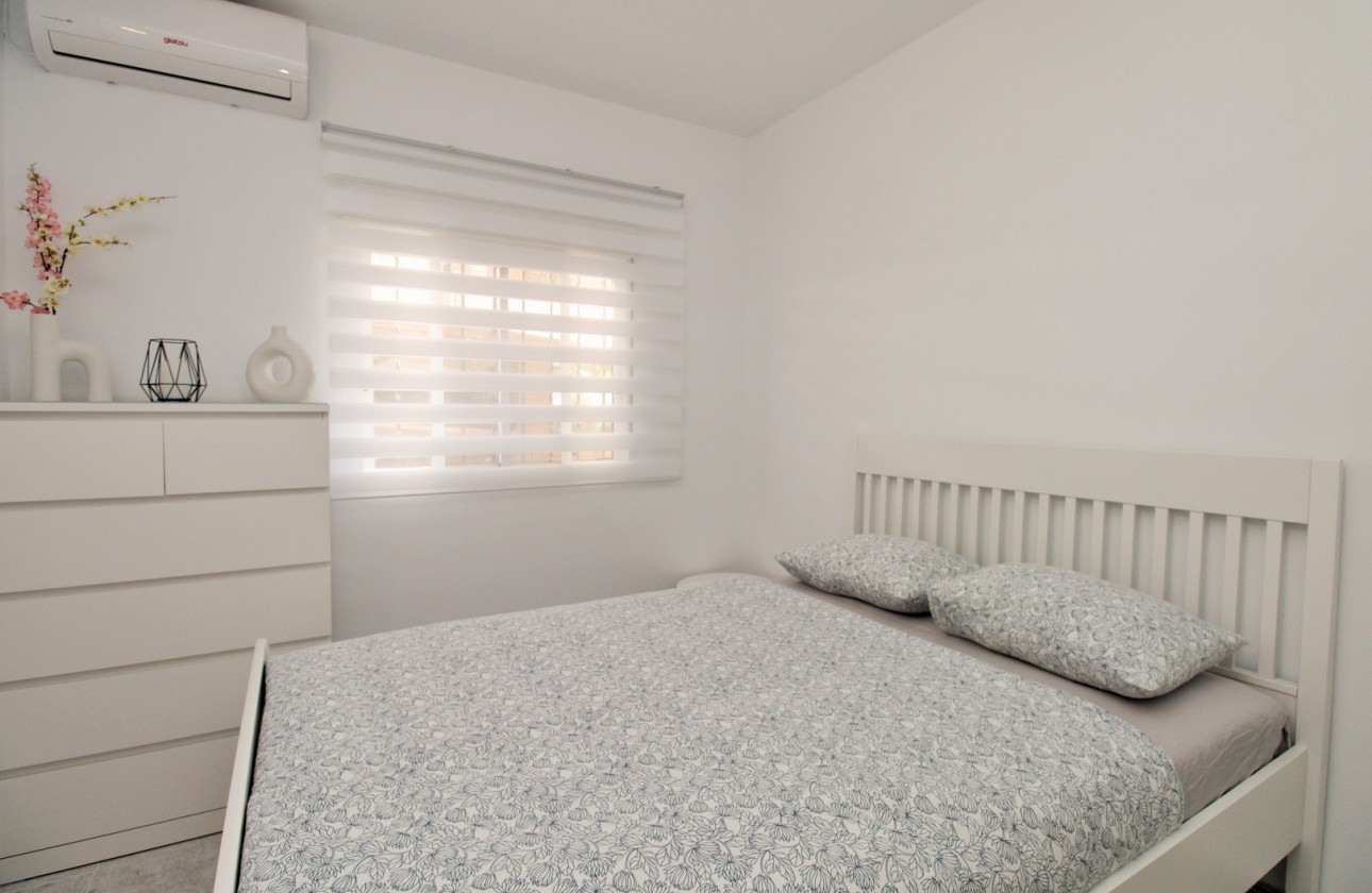 Resale - Villa - Villamartin