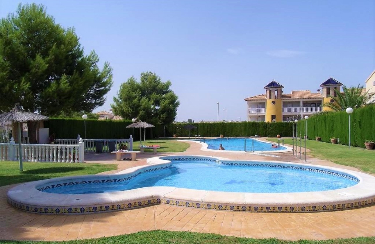 Resale - Villa - Villamartin