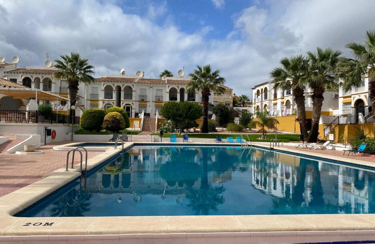 Resale - Apartment - Villamartin