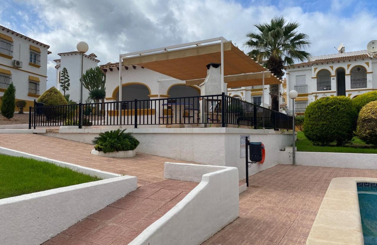 Resale - Apartment - Villamartin
