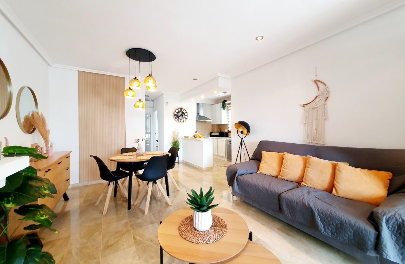 Återförsäljning - Apartment / Flat - Orihuela Costa - Villamartin