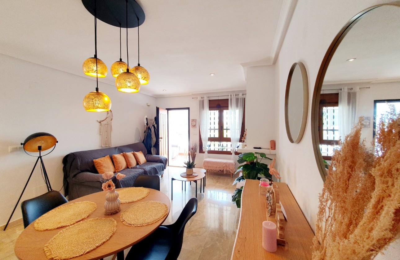 Återförsäljning - Apartment / Flat - Orihuela Costa - Villamartin