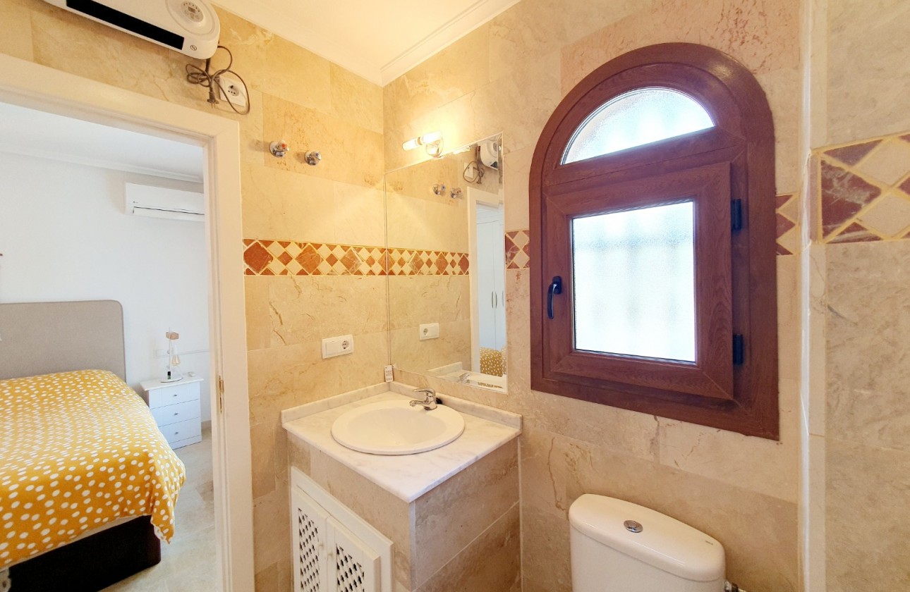 Återförsäljning - Apartment / Flat - Orihuela Costa - Villamartin