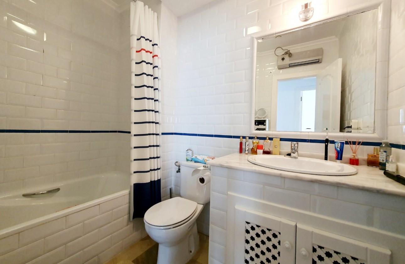 Återförsäljning - Apartment / Flat - Orihuela Costa - Villamartin