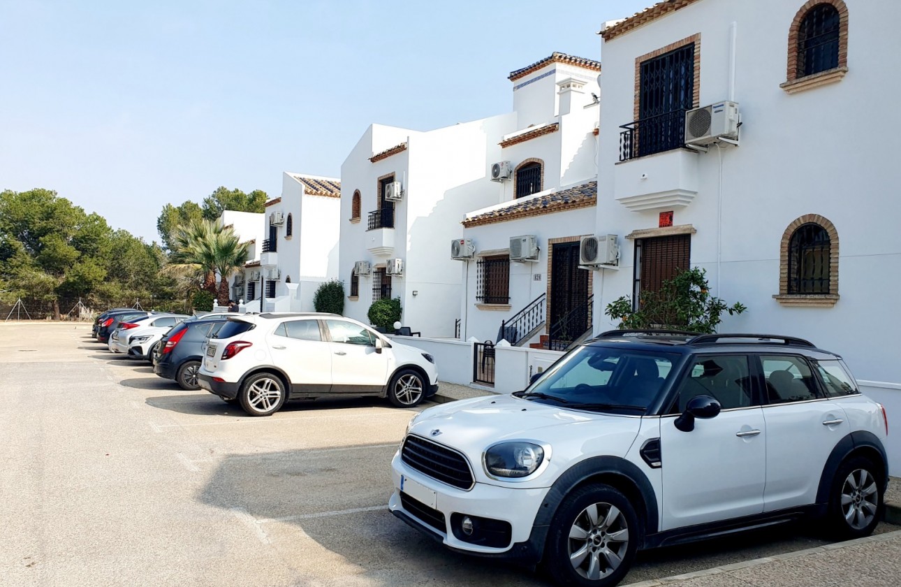 Återförsäljning - Apartment / Flat - Orihuela Costa - Villamartin