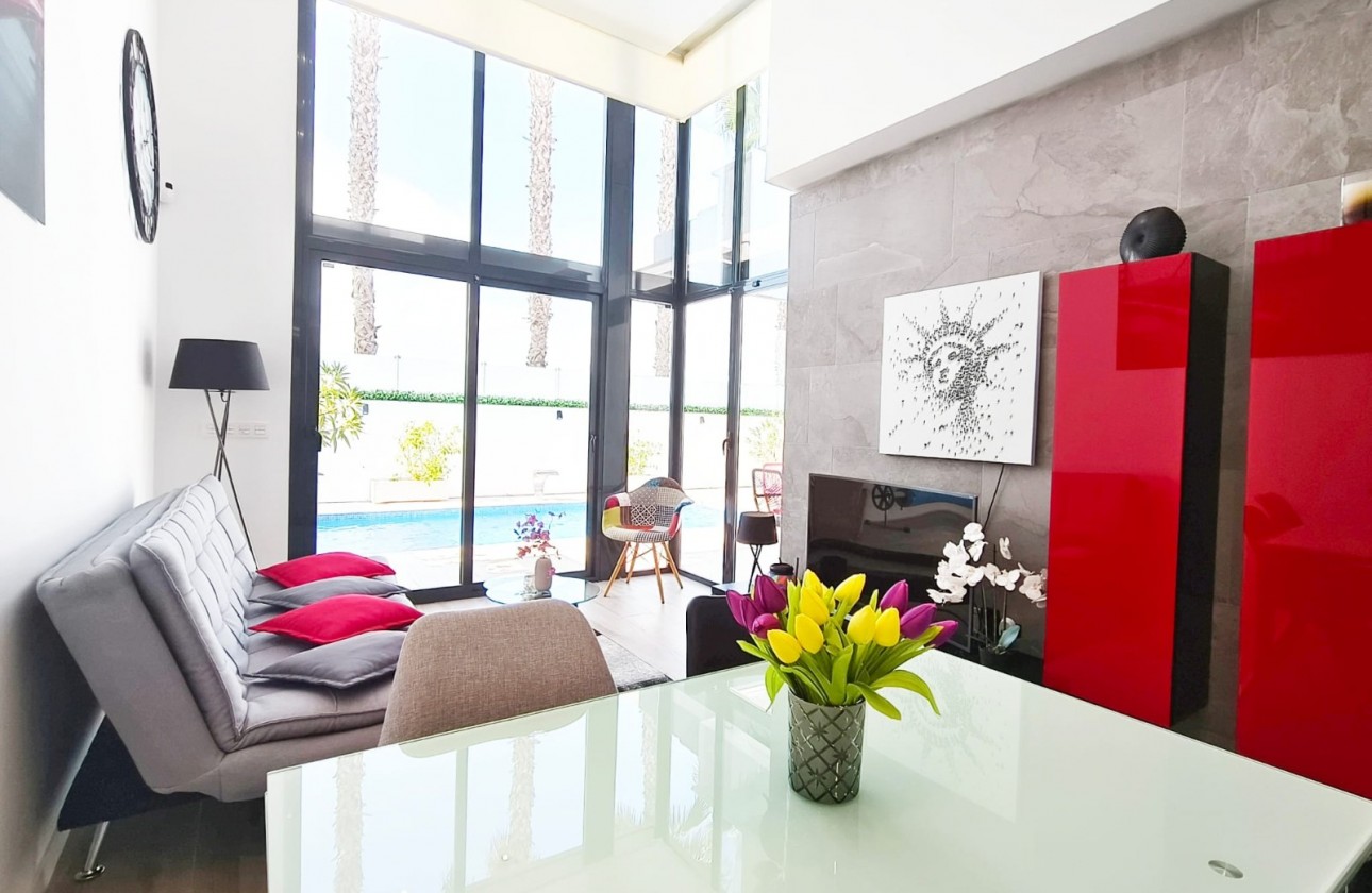 Resale - Villa - Orihuela Costa - Lomas de Cabo Roig