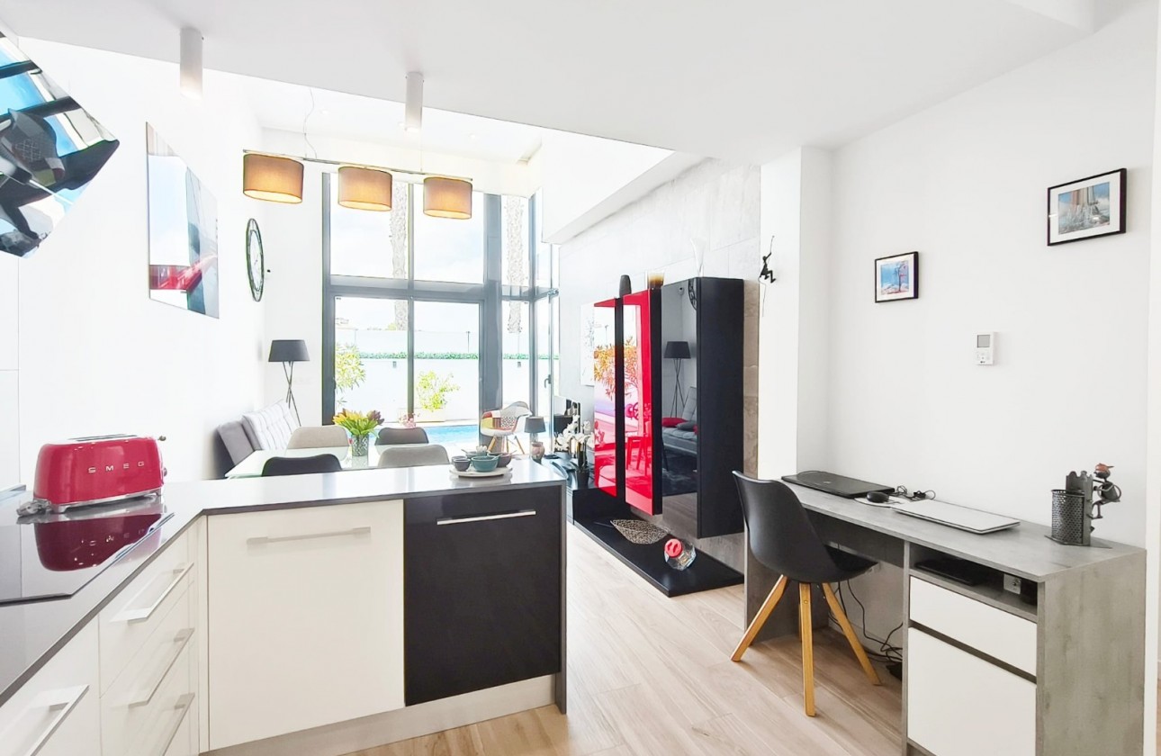 Resale - Villa - Orihuela Costa - Lomas de Cabo Roig