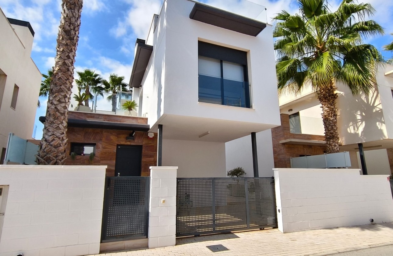 Resale - Villa - Orihuela Costa - Lomas de Cabo Roig