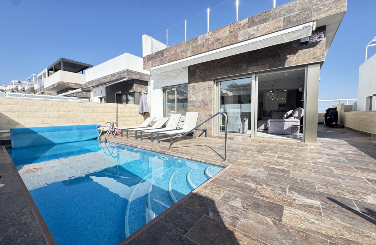 Resale - Villa - Villamartin