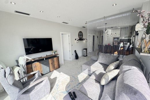 Resale - Villa - Villamartin