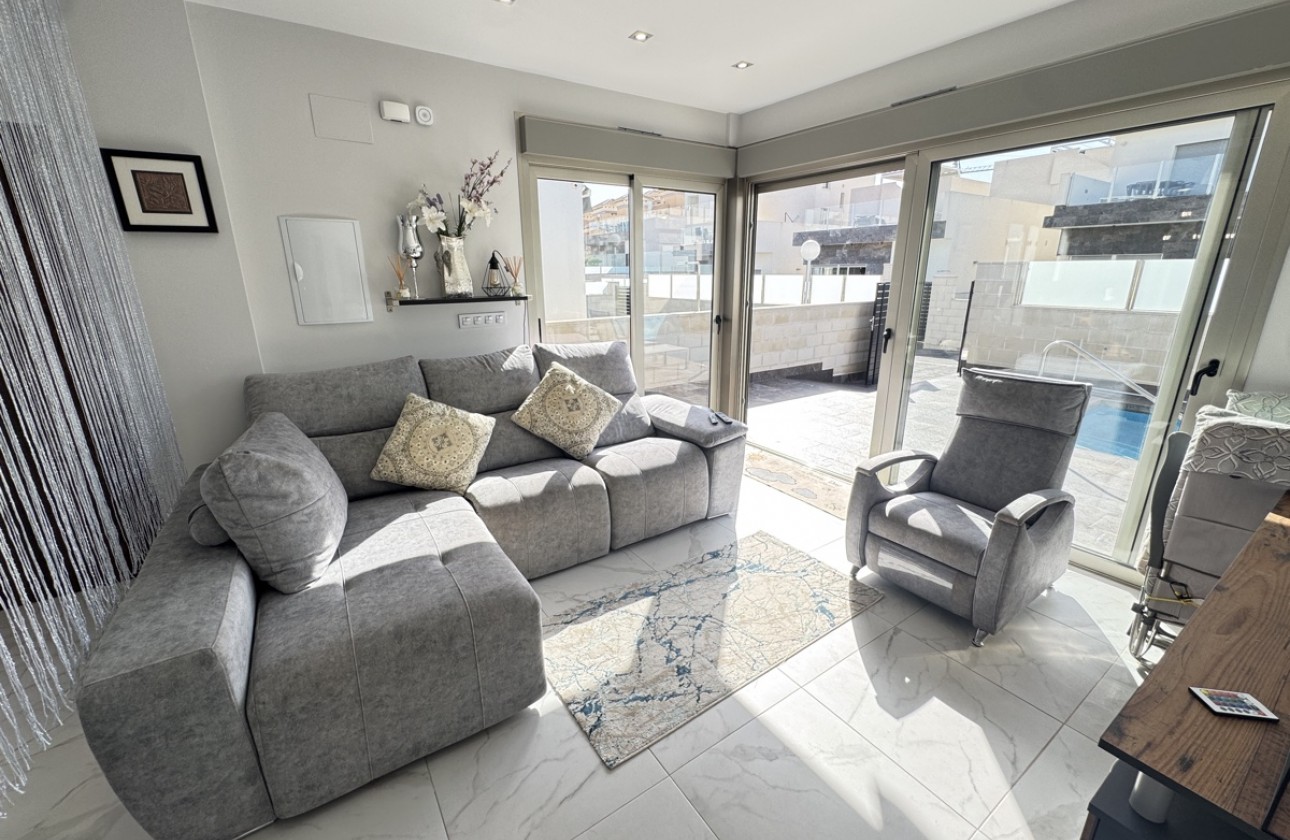 Resale - Villa - Villamartin