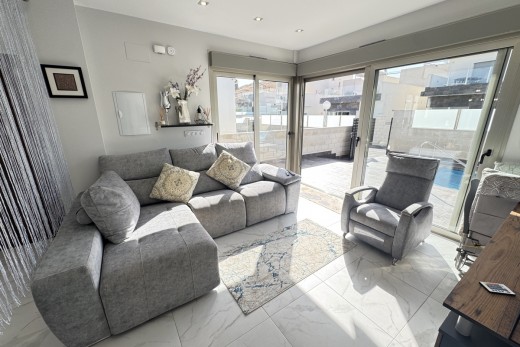 Resale - Villa - Villamartin