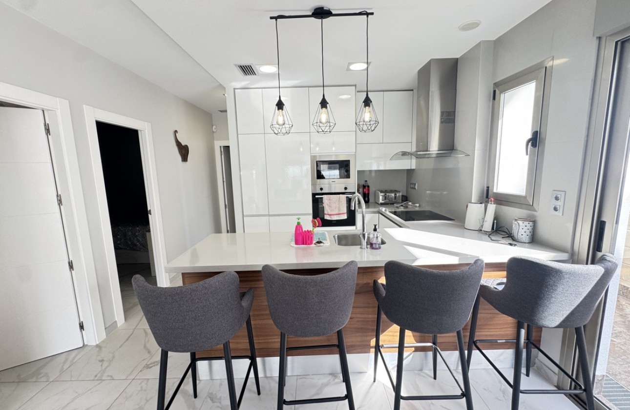 Resale - Villa - Villamartin