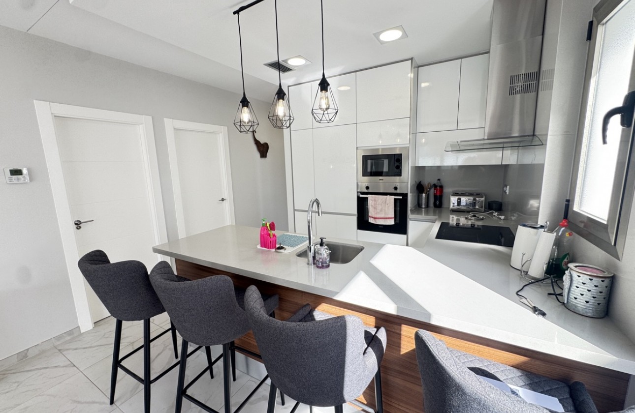 Resale - Villa - Villamartin