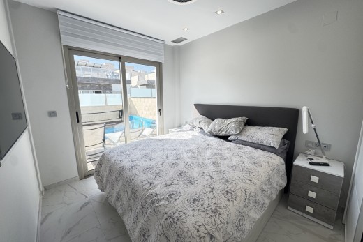 Resale - Villa - Villamartin