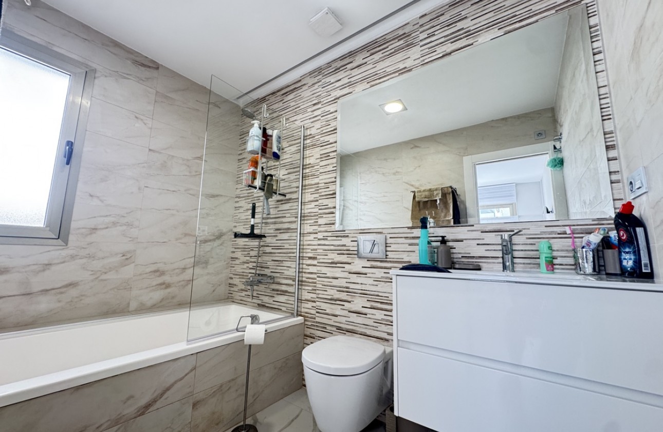 Resale - Villa - Villamartin