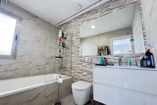 Resale - Villa - Villamartin