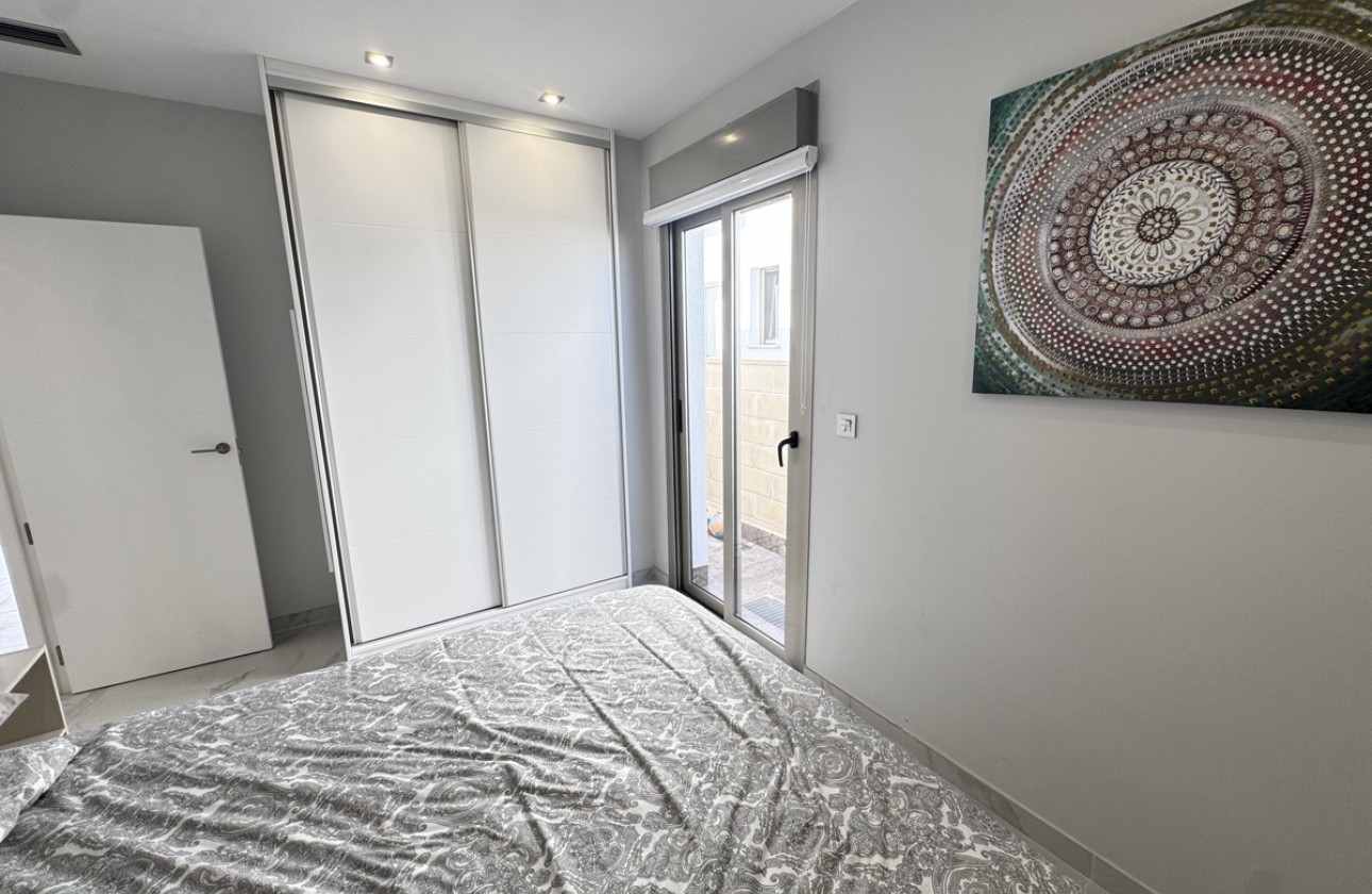 Resale - Villa - Villamartin