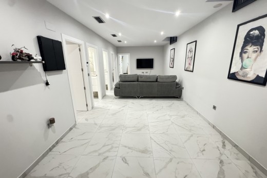 Resale - Villa - Villamartin