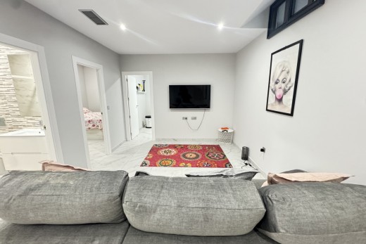 Resale - Villa - Villamartin