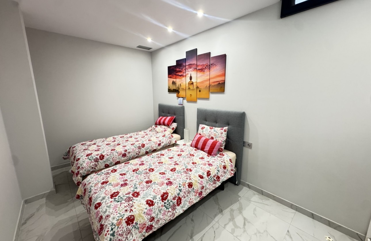 Resale - Villa - Villamartin