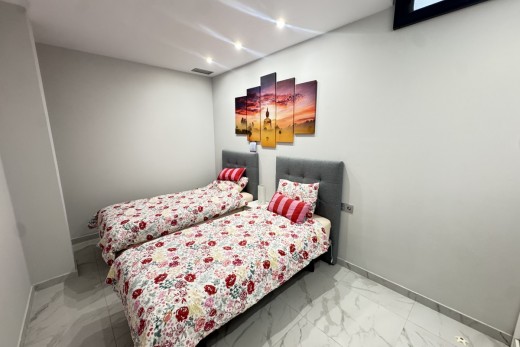 Resale - Villa - Villamartin