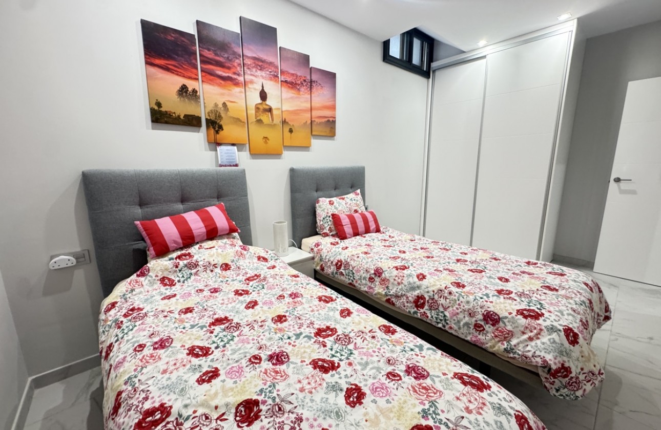 Resale - Villa - Villamartin