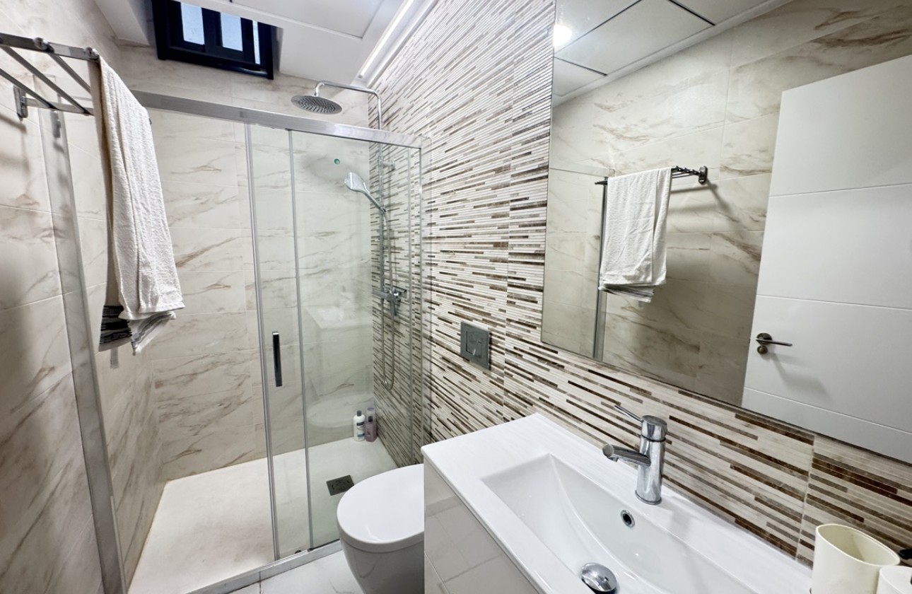 Resale - Villa - Villamartin