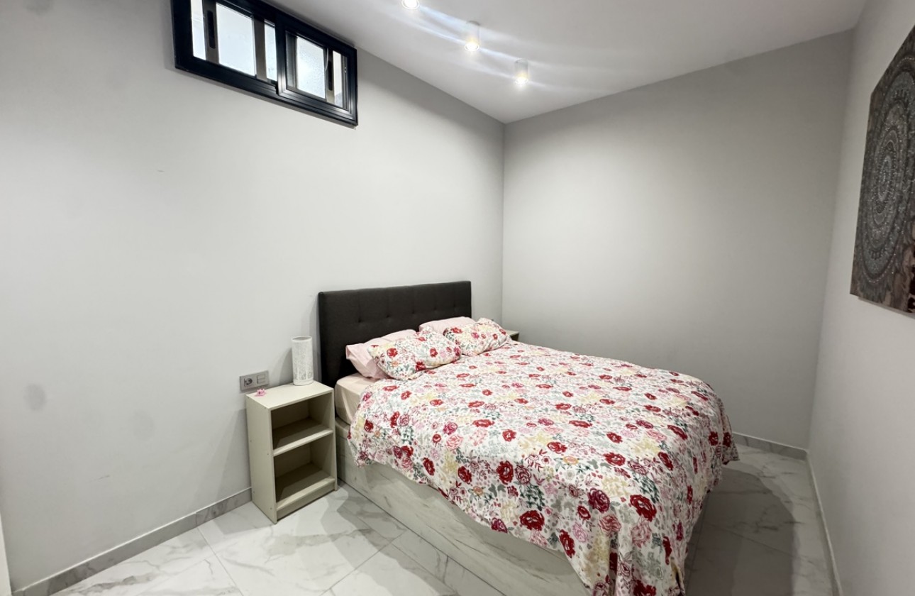 Resale - Villa - Villamartin