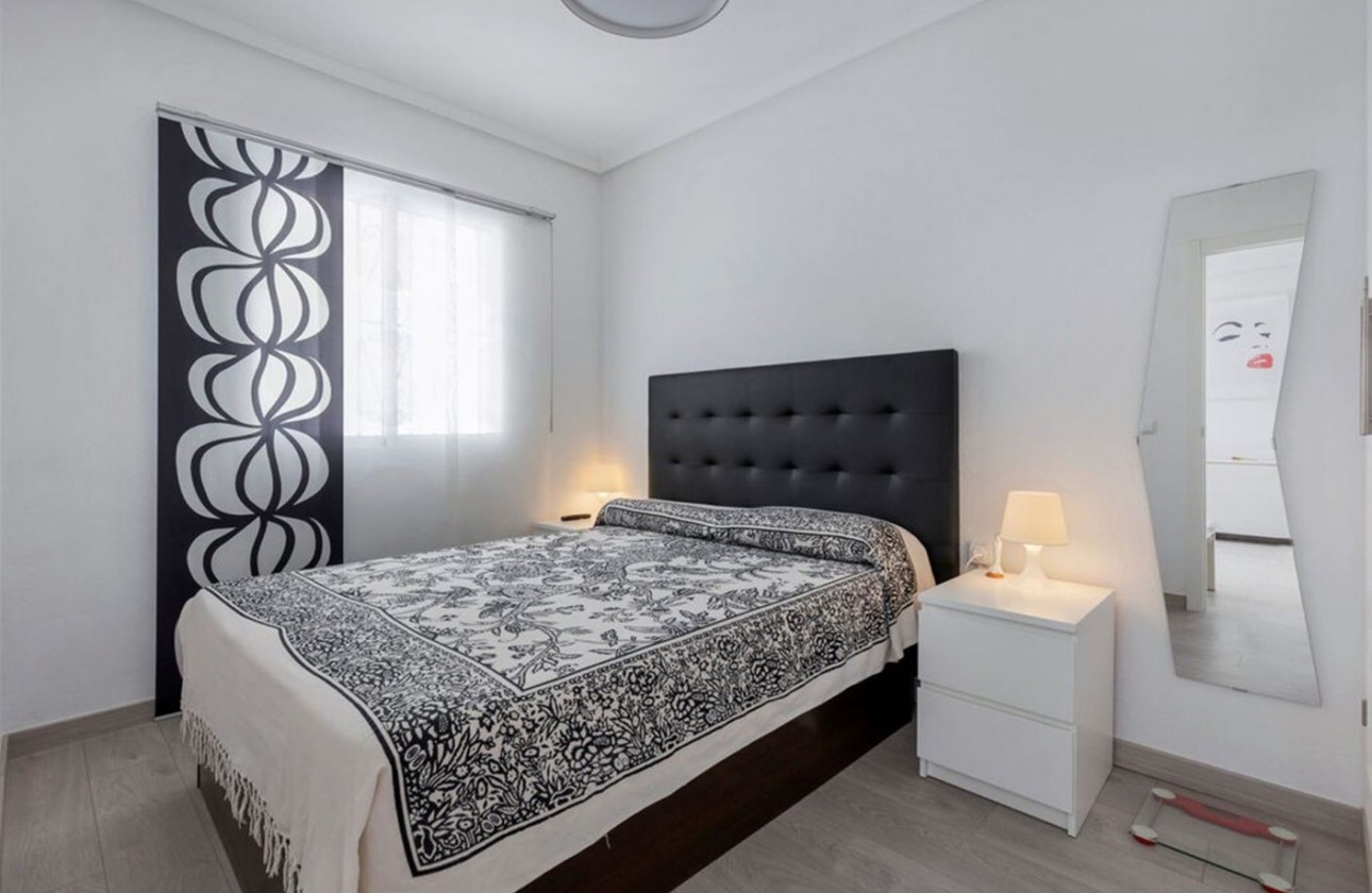 Resale - Apartment - Torrevieja - La Mata