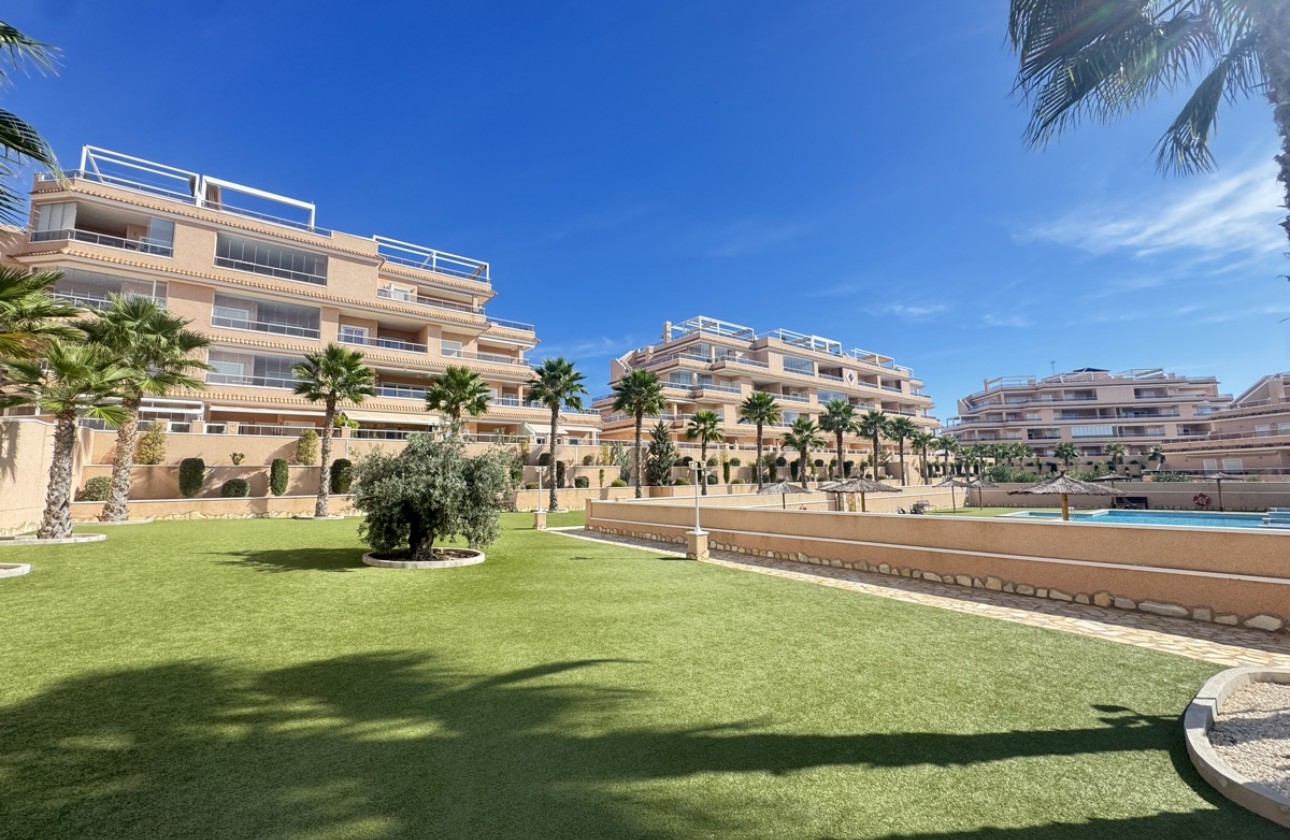 Resale - Apartment - Villamartin