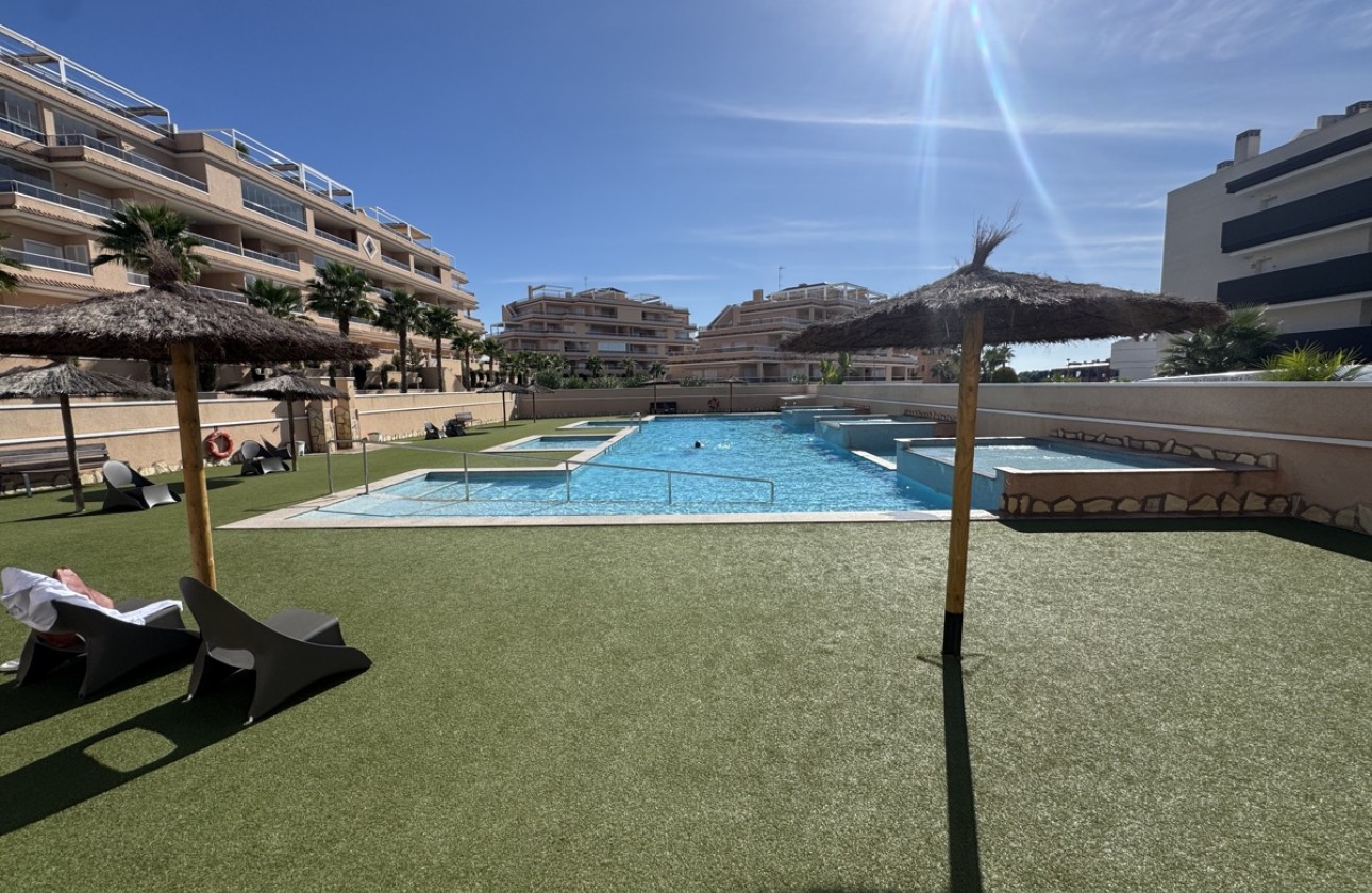 Resale - Apartment - Villamartin