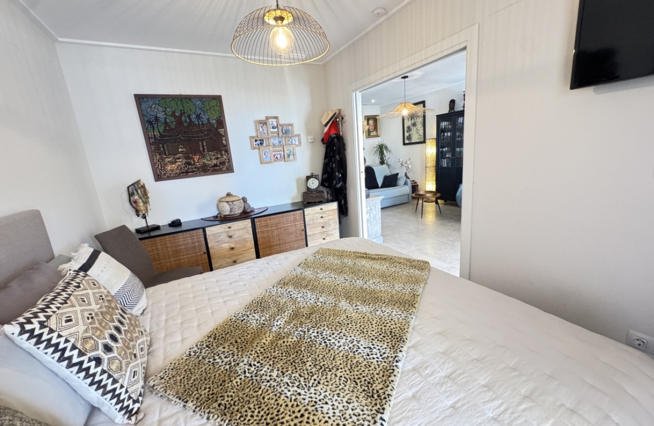 Resale - Apartment - Villamartin