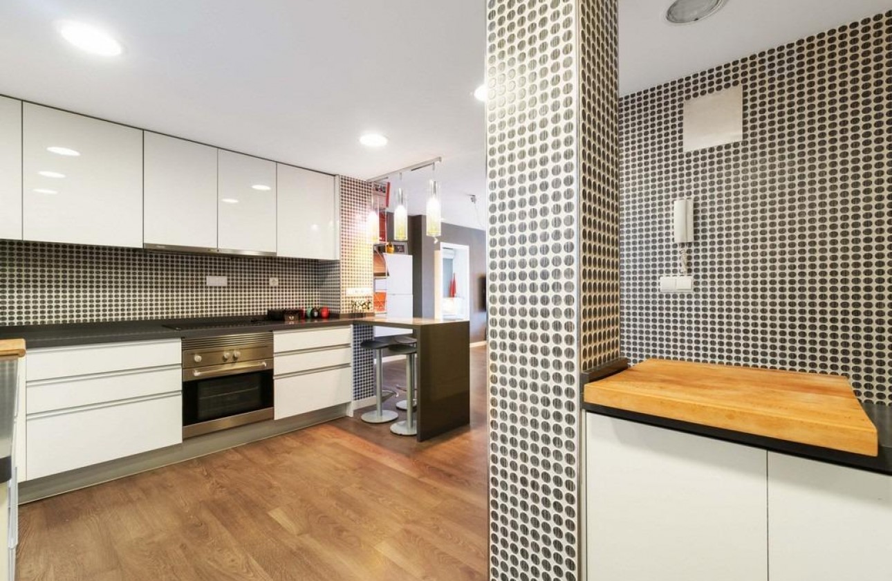 Resale - Apartment - Orihuela Costa - Campoamor