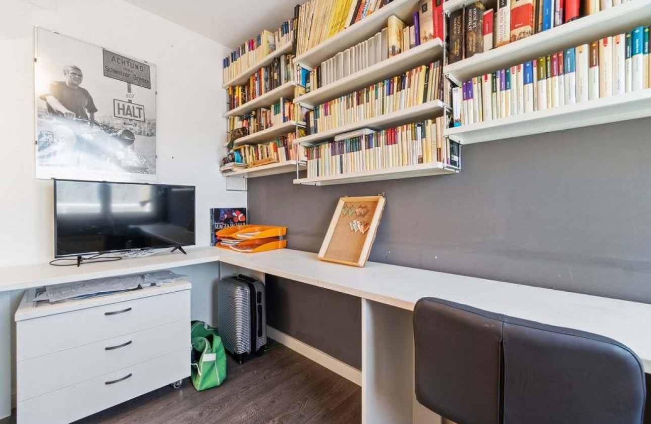 Resale - Apartment - Orihuela Costa - Campoamor