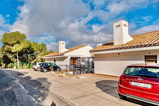 Resale - Apartment - Orihuela - Villamartin