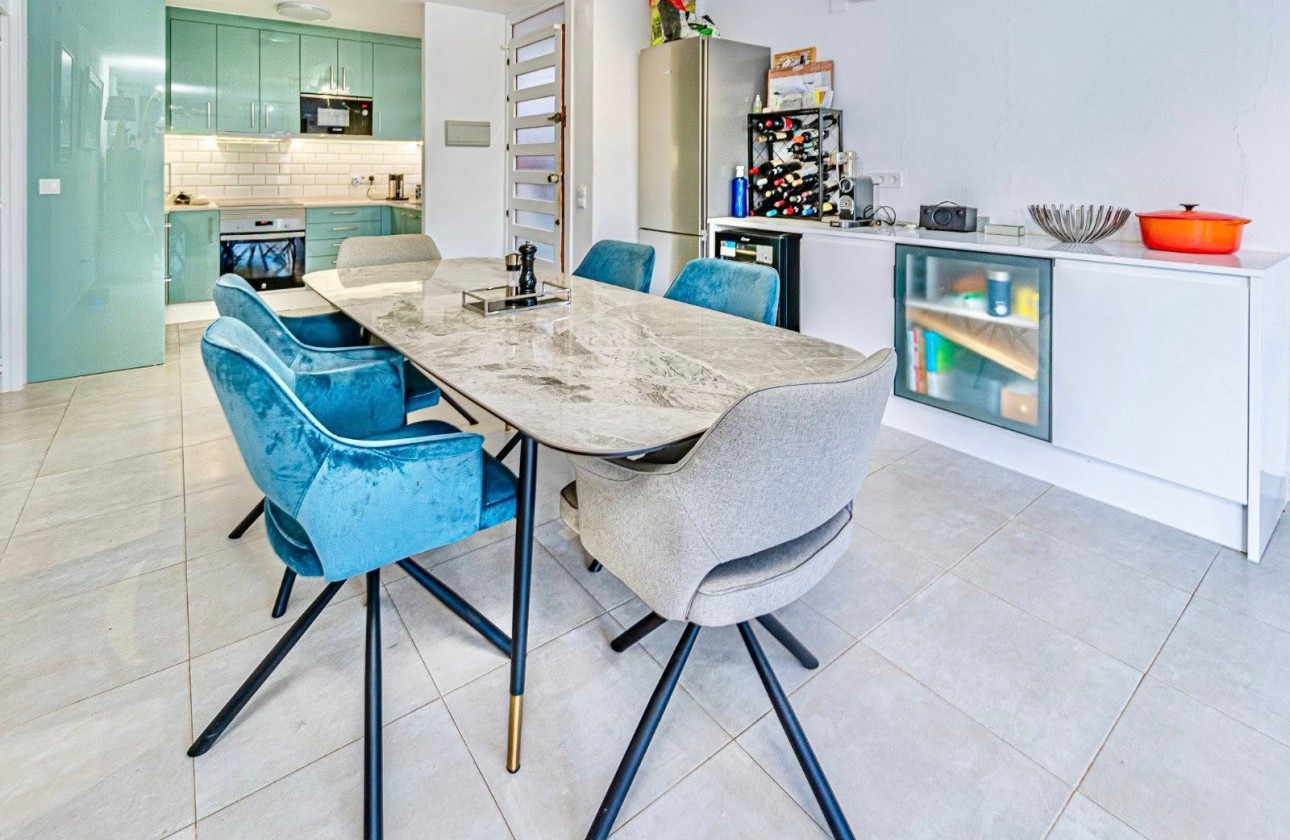 Resale - Apartment - Orihuela - Villamartin