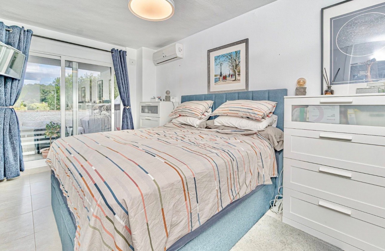 Resale - Apartment - Orihuela - Villamartin